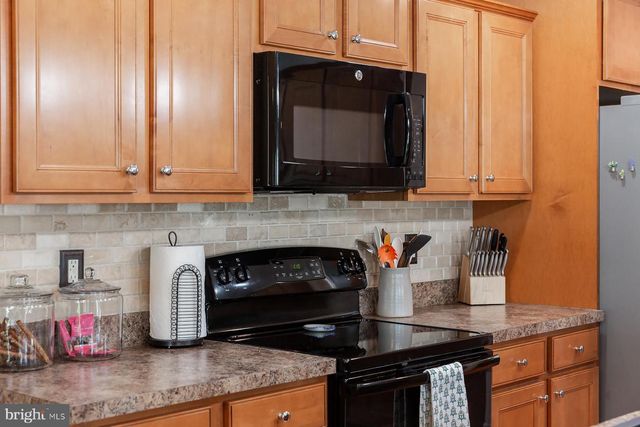 73 COUNTRY SIDE LN, Leola, PA 17540