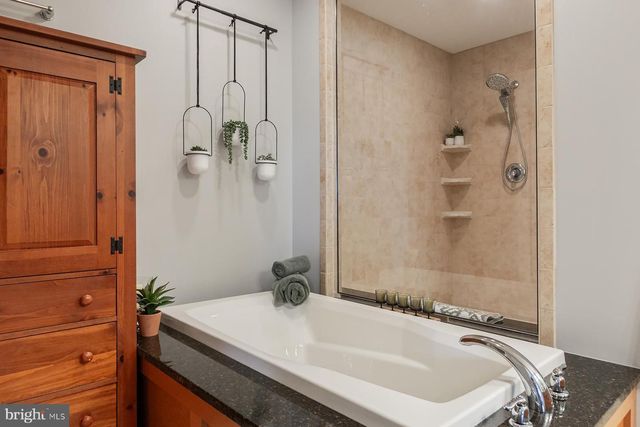 73 COUNTRY SIDE LN, Leola, PA 17540