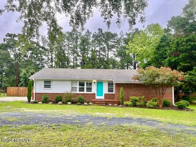 1708 N Poplar Street, Aberdeen, NC 28315