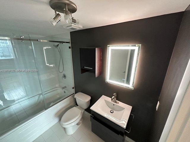 690 SW 1st Court 1221, Miami, FL 33130
