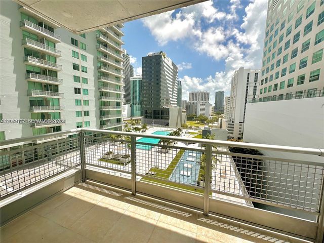 690 SW 1st Court 1221, Miami, FL 33130