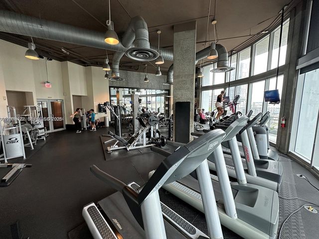 690 SW 1st Court 1221, Miami, FL 33130