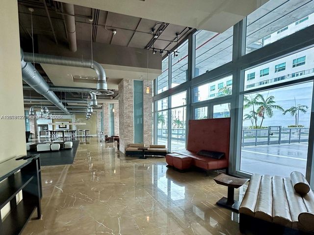 690 SW 1st Court 1221, Miami, FL 33130