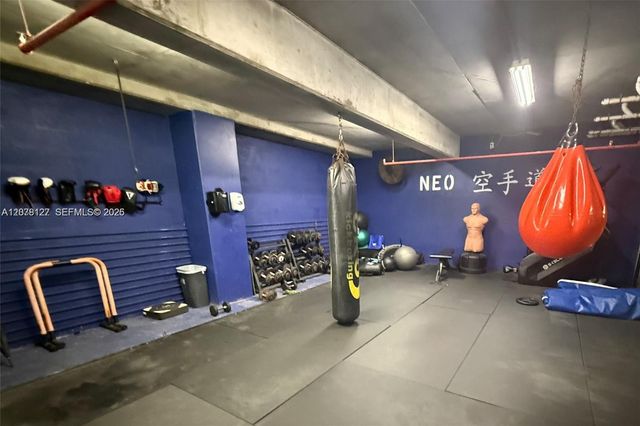 690 SW 1st Court 1221, Miami, FL 33130