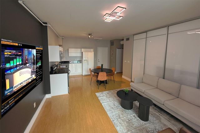 690 SW 1st Court 1221, Miami, FL 33130