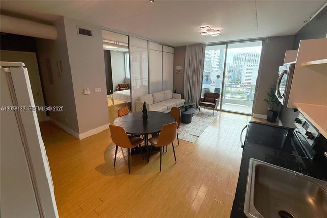 690 SW 1st Court 1221, Miami, FL 33130