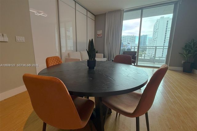 690 SW 1st Court 1221, Miami, FL 33130