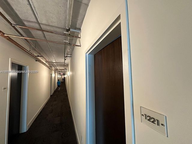 690 SW 1st Court 1221, Miami, FL 33130