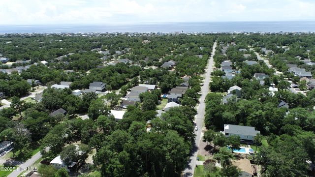 125 NE 30th Street, Oak Island, NC 28465
