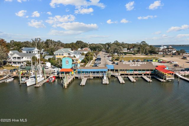 125 NE 30th Street, Oak Island, NC 28465