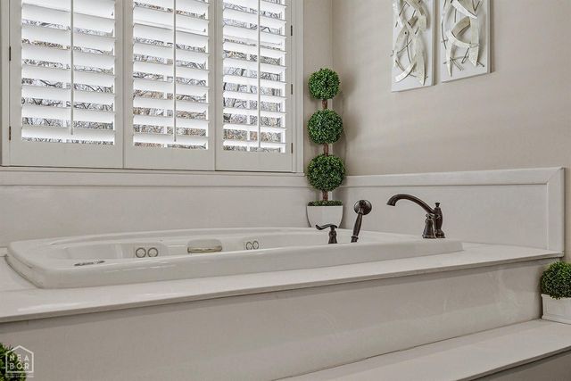 1203 Yorkshire, Jonesboro, AR 72401