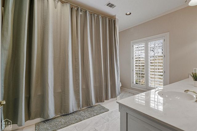 1203 Yorkshire, Jonesboro, AR 72401