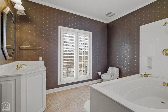 1203 Yorkshire, Jonesboro, AR 72401