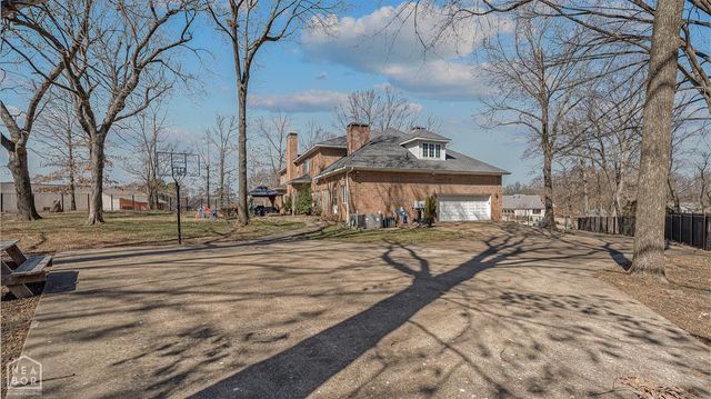 1203 Yorkshire, Jonesboro, AR 72401