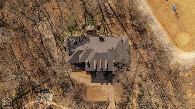 1203 Yorkshire, Jonesboro, AR 72401