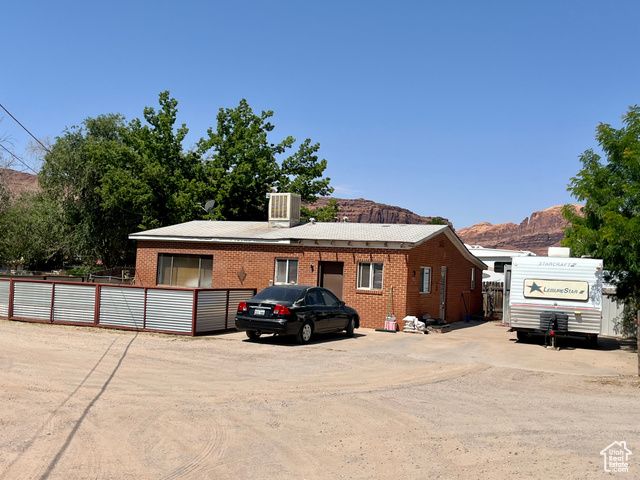 221 E 200 N, Moab, UT 84532