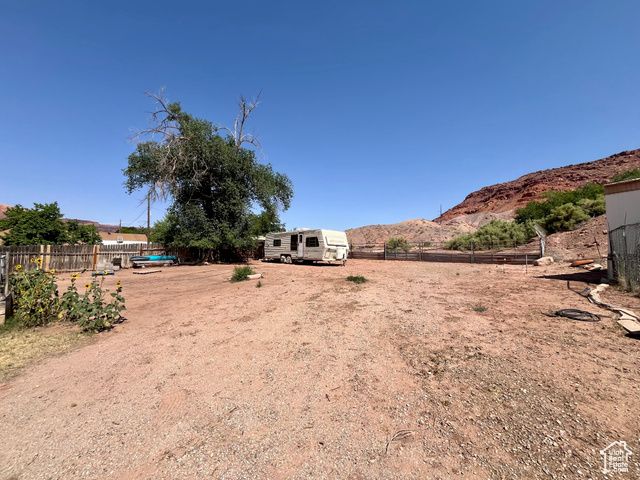 221 E 200 N, Moab, UT 84532