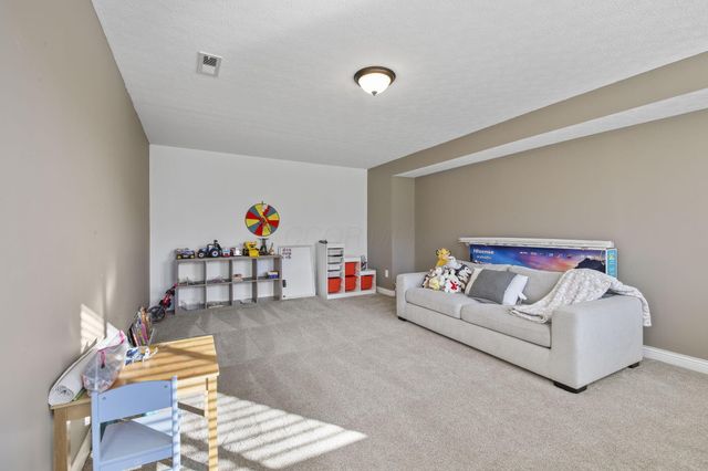 512 Apple Valley Circle, Delaware, OH 43015