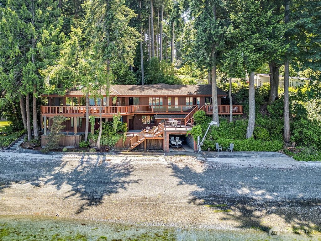 1678 NE Jacobson Road, Poulsbo, WA 98370