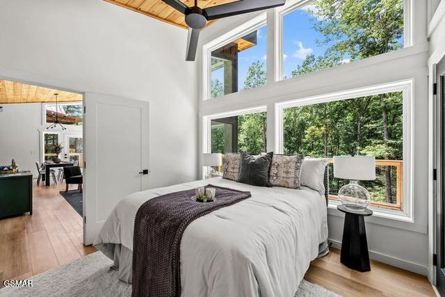 2257 Beach Front Drive, Sevierville, TN 37876