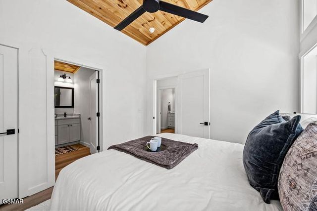 2257 Beach Front Drive, Sevierville, TN 37876