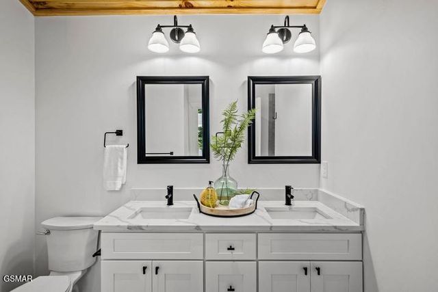 2257 Beach Front Drive, Sevierville, TN 37876