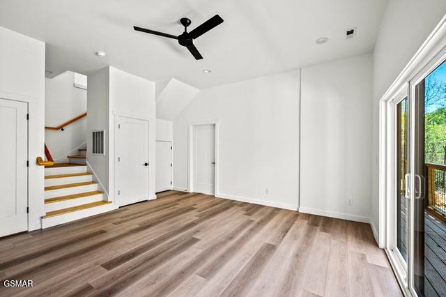 2257 Beach Front Drive, Sevierville, TN 37876