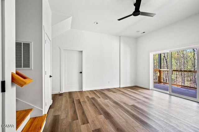 2257 Beach Front Drive, Sevierville, TN 37876