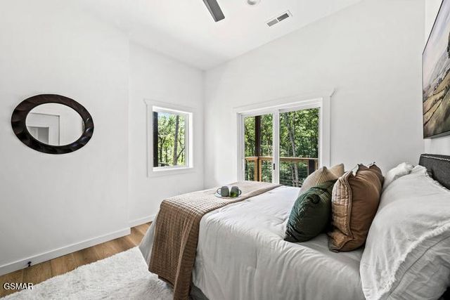 2257 Beach Front Drive, Sevierville, TN 37876