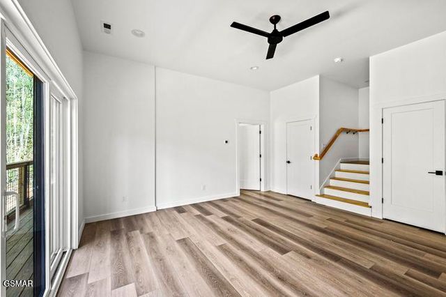 2257 Beach Front Drive, Sevierville, TN 37876