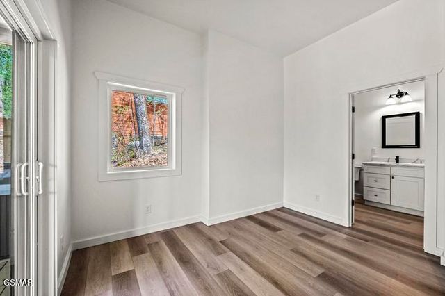 2257 Beach Front Drive, Sevierville, TN 37876