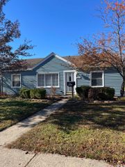 26205 Arlington, Roseville, MI 48066