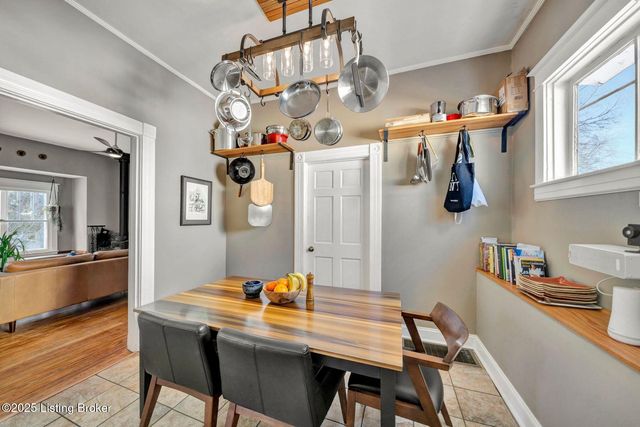 2 Angora Ct, Louisville, KY 40206