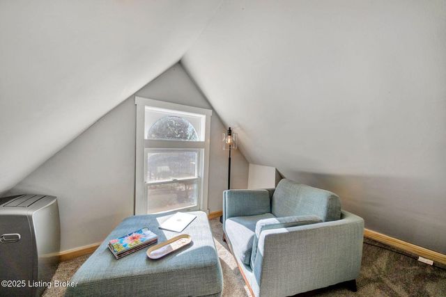 2 Angora Ct, Louisville, KY 40206