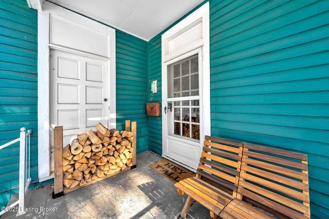 2 Angora Ct, Louisville, KY 40206