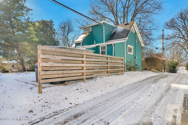 2 Angora Ct, Louisville, KY 40206