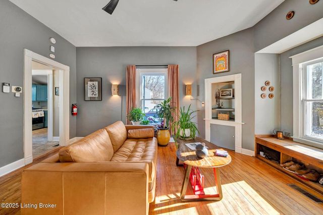 2 Angora Ct, Louisville, KY 40206