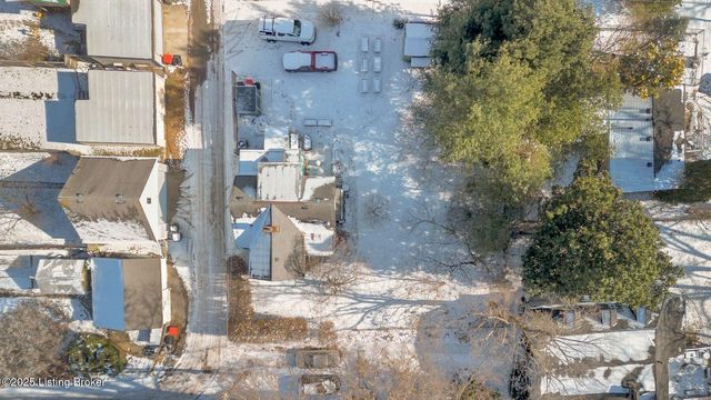 2 Angora Ct, Louisville, KY 40206