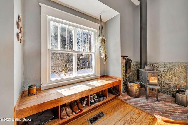 2 Angora Ct, Louisville, KY 40206