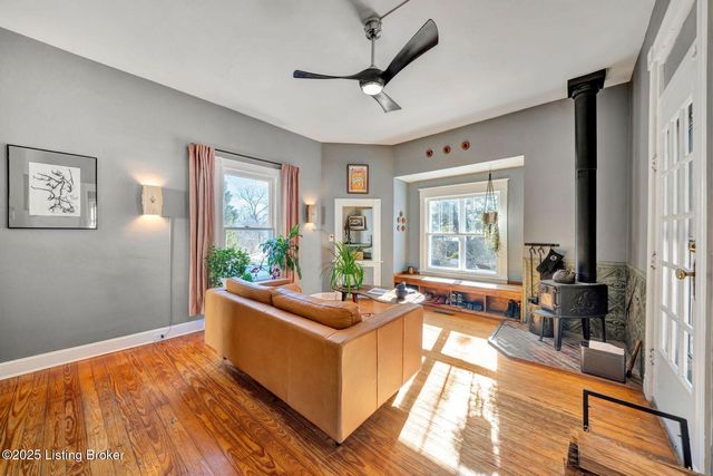 2 Angora Ct, Louisville, KY 40206