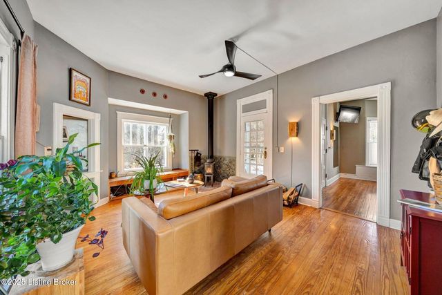 2 Angora Ct, Louisville, KY 40206