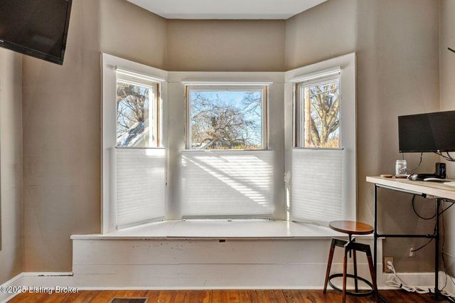 2 Angora Ct, Louisville, KY 40206