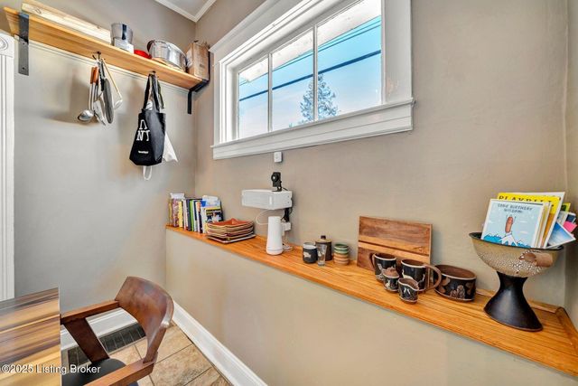 2 Angora Ct, Louisville, KY 40206