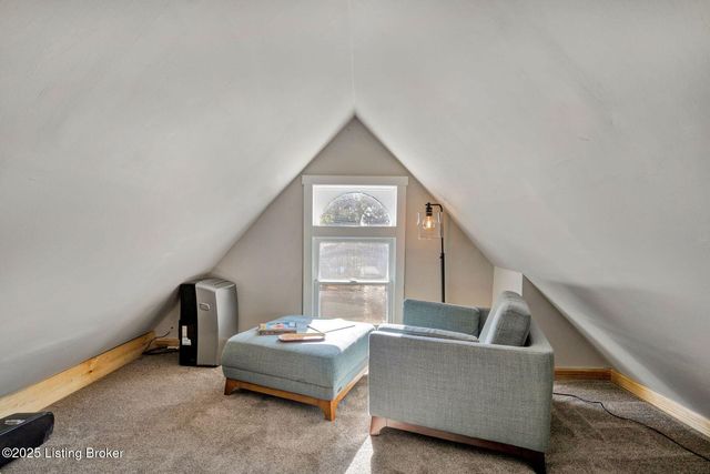 2 Angora Ct, Louisville, KY 40206