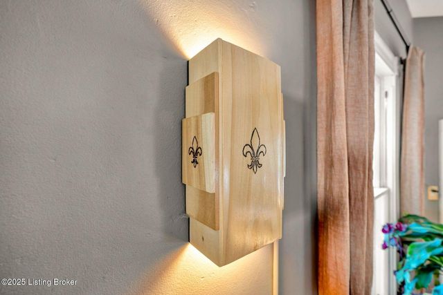 2 Angora Ct, Louisville, KY 40206