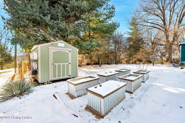 2 Angora Ct, Louisville, KY 40206