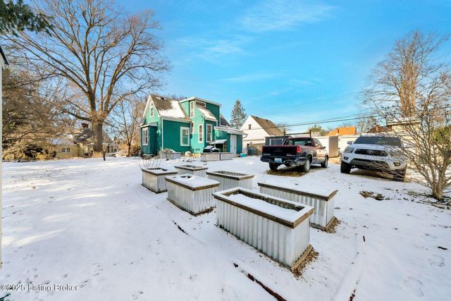 2 Angora Ct, Louisville, KY 40206