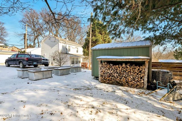 2 Angora Ct, Louisville, KY 40206