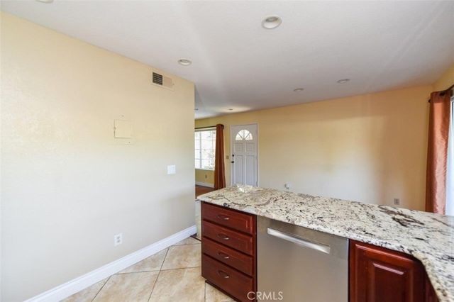 48 Columbia 6, Irvine, CA 92612