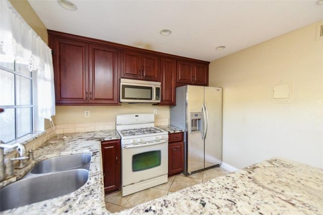 48 Columbia 6, Irvine, CA 92612